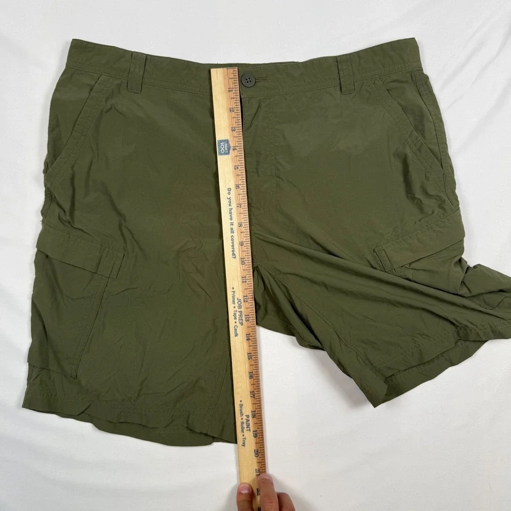 REI Co-op Mens 38 Relaxed Cargo Shorts Olive Green Hiking Outdoor Utility